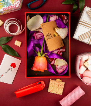 Gifts & Decorations